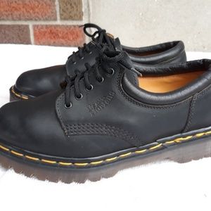 Women's sz 6 Dr Martens Loafers Originals